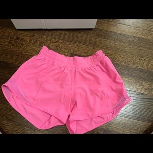 Lululemon Hotty Hot Short Dark Prism Pink Size 6